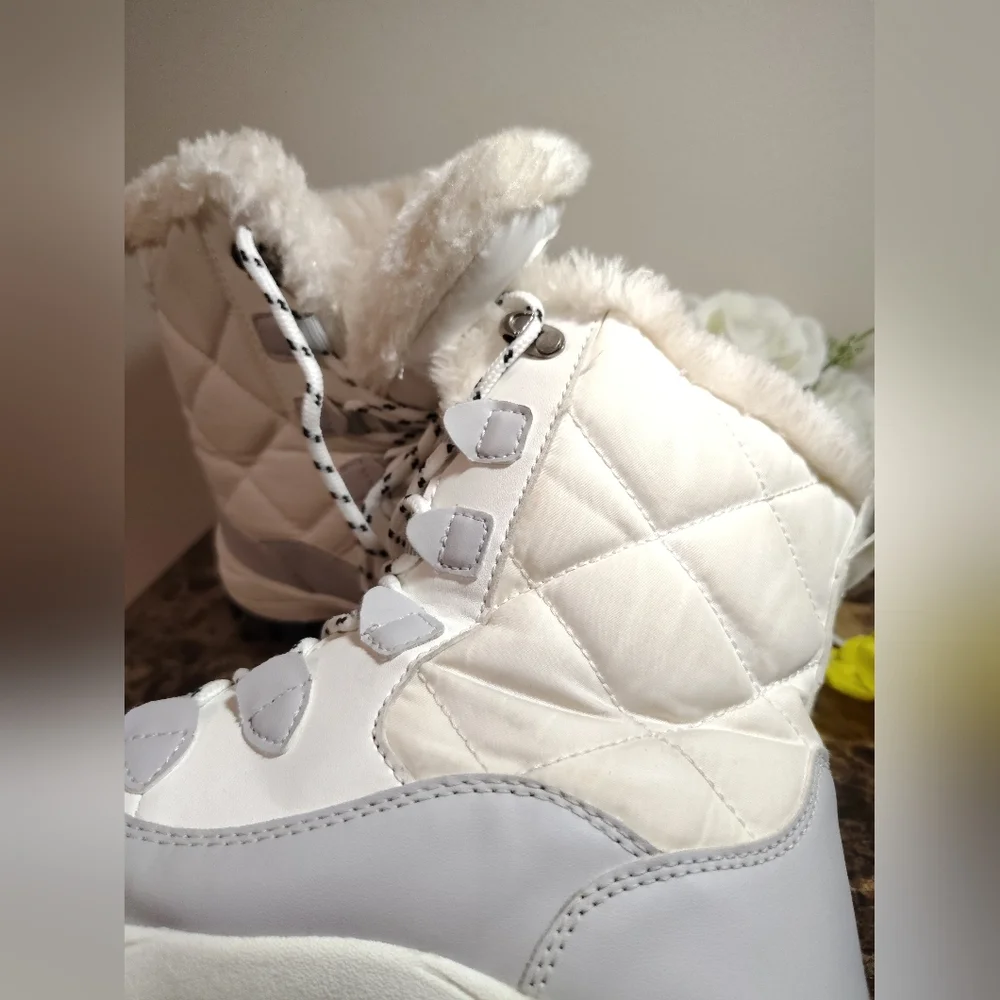 SHEIN Women's Comfortable and stylish white snow boots - Size 35
